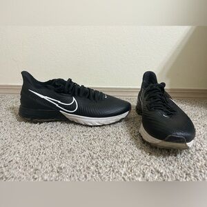 Nike Men's Black and White Athletic Shoes